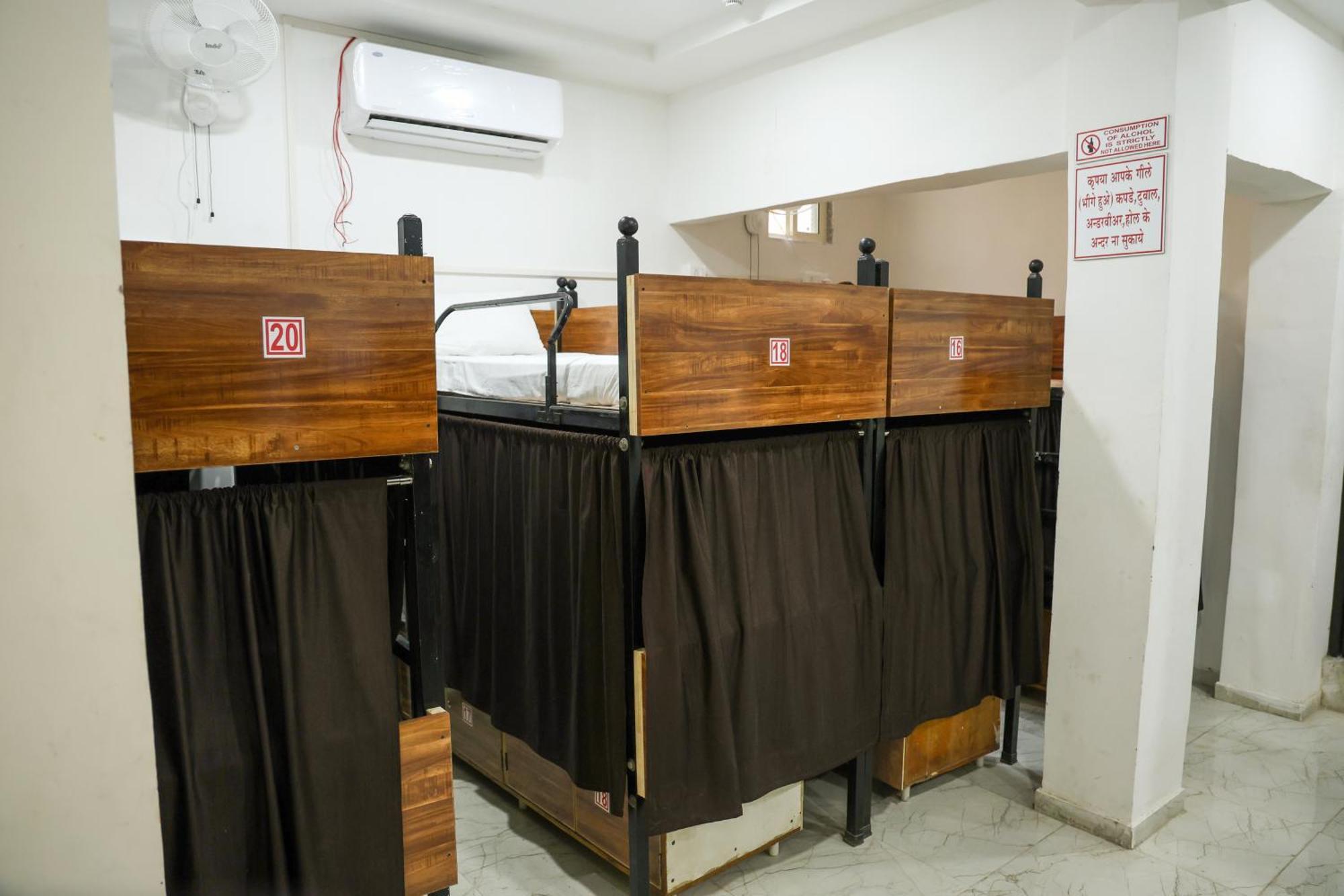 Hotel Aaram Kalupur อาเมดาบัด ภายนอก รูปภาพ