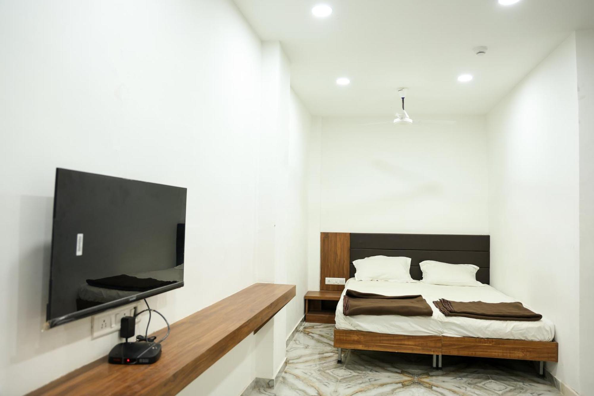 Hotel Aaram Kalupur อาเมดาบัด ภายนอก รูปภาพ