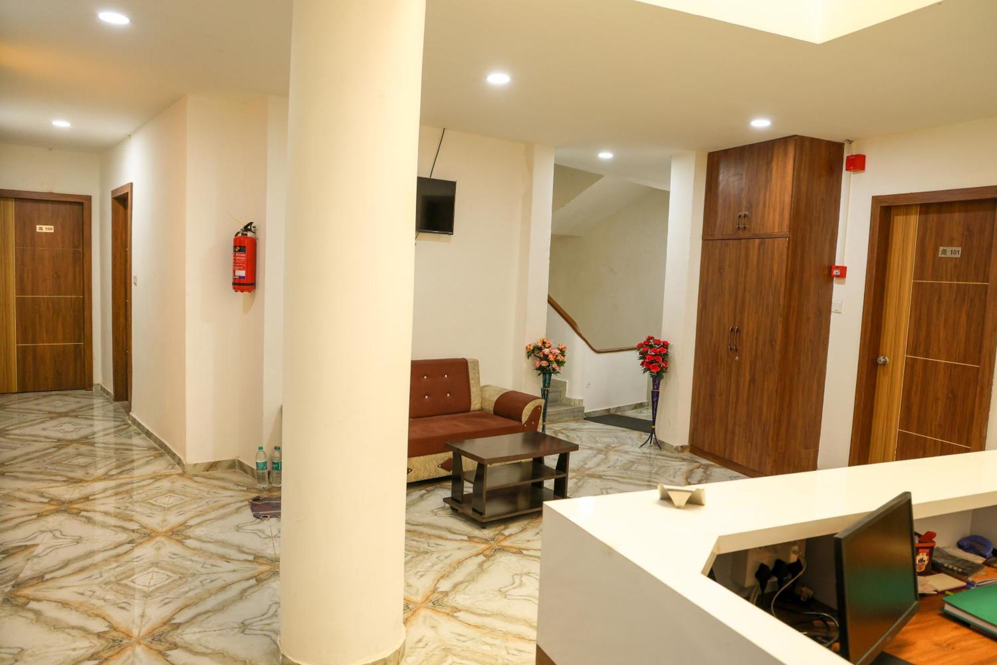 Hotel Aaram Kalupur อาเมดาบัด ภายนอก รูปภาพ