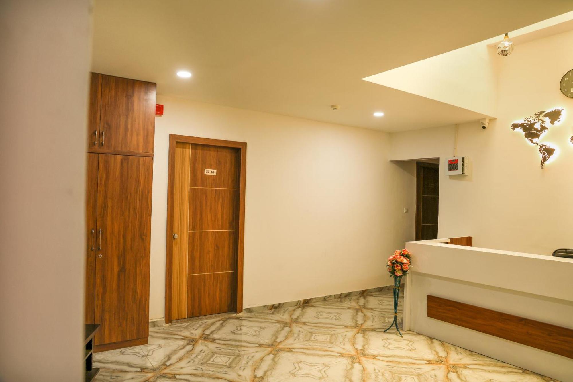 Hotel Aaram Kalupur อาเมดาบัด ภายนอก รูปภาพ