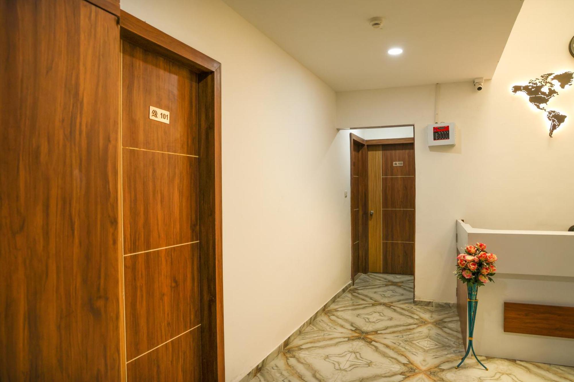 Hotel Aaram Kalupur อาเมดาบัด ภายนอก รูปภาพ